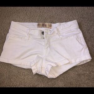 white hollister shorts